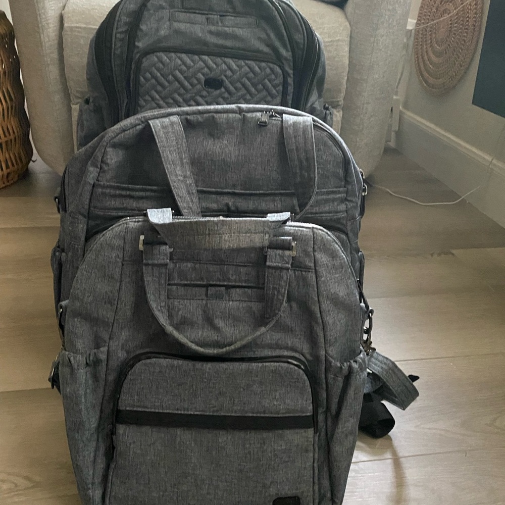 Lug Gray luggage/travel bag set ( very gently used)